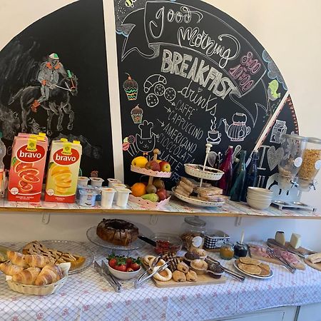 利维娅住宿加早餐酒店 锡耶纳 外观 照片